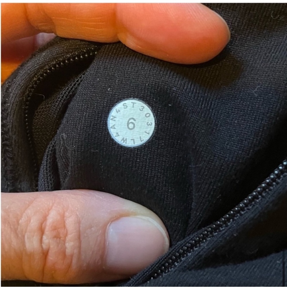 Lululemon Mesh Is More Jacket zip up in Black size six (6) - Picture 11 of 11